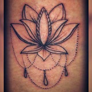 Tattoo: artistic flower